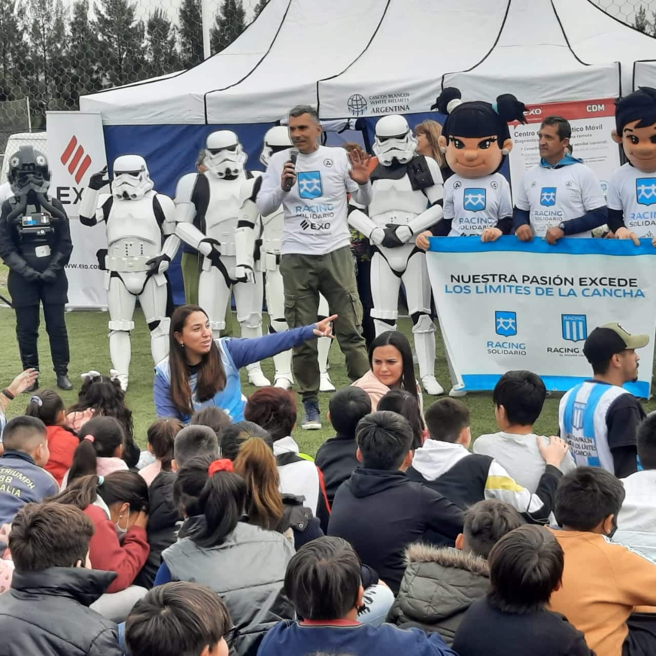 EXO junto a Racing en el día de la niñez