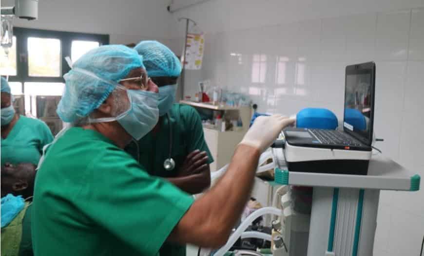 CDM en quirófano Mozambique