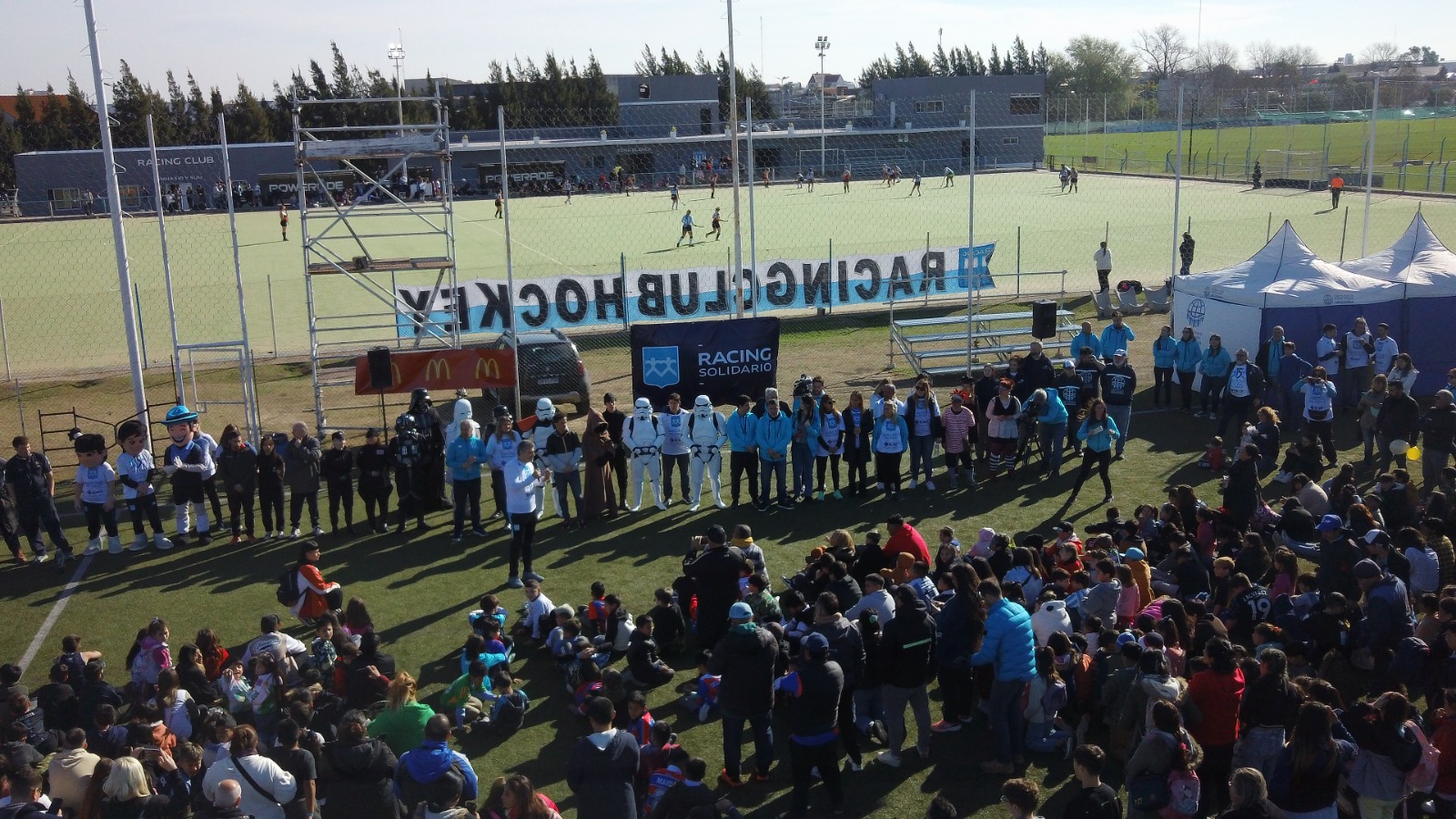 EXO junto a Racing en el día de la niñez